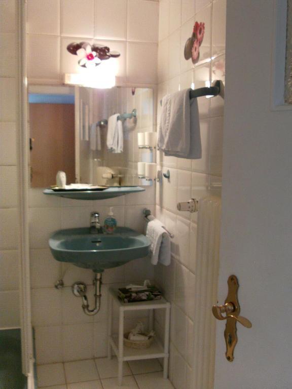Hotel Martinsklause Meckesheim Room photo