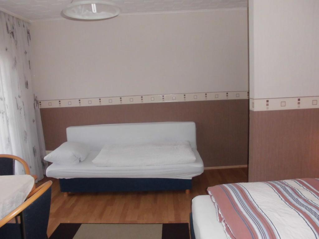 Hotel Martinsklause Meckesheim Room photo